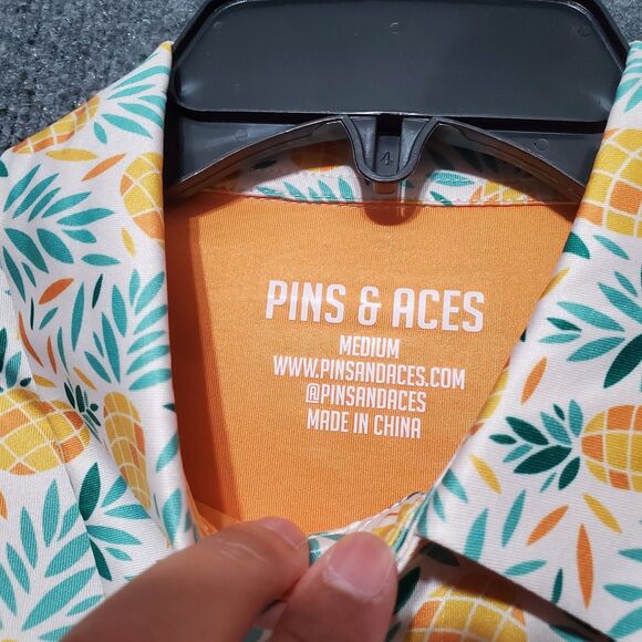 Chubbies Shirt Mens Medium Yellow Pineapple Paradise AOP 4 Way Stretch Athletic - Picture 3 of 9